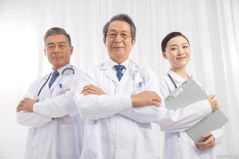 生殖器疱疹抗病毒治疗指南：用药选择与复发预防策略