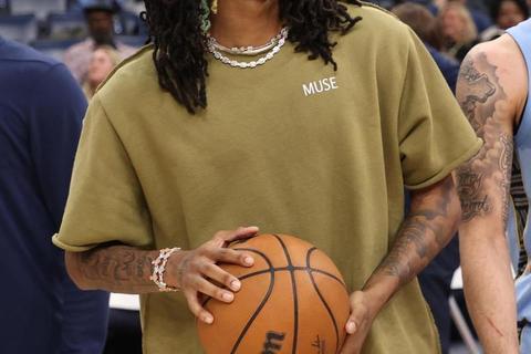 NBA莫兰特：疾风突破与领袖魅力的赛场新纪元