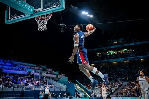 劲爆瞬间NBA残暴扣篮集锦_天际翱翔诠释暴力美学巅峰对决