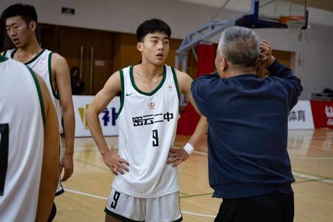 北京四中篮球队：荣耀传承与青春激战
