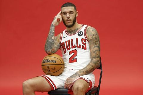 鲍尔NBA征程：天赋绽放_伤病淬炼与荣耀追寻之路