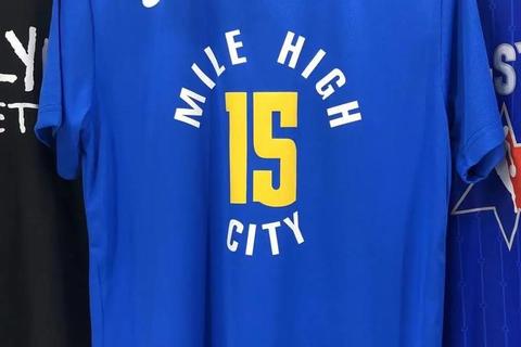 NBA短袖球衣_潮流革新与赛场争议的十年轨迹