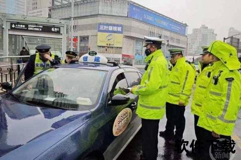 上海警方执法实录：街头事件视频记录与公众关切分析