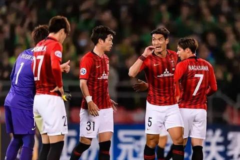 FC东京激战浦和红钻：日职联焦点对决_强强对话点燃绿茵场