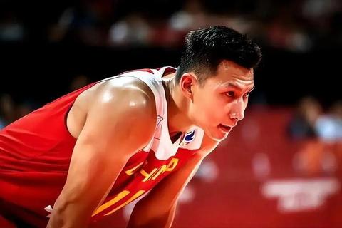 易建联效力球队揭秘：从广东宏远到NBA征程
