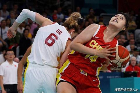 中国女篮激战白俄罗斯_奥运资格关键战一触即发