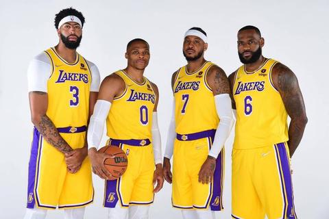 NBA球队名称密码：从火箭到独行侠的命名艺术与文化解码