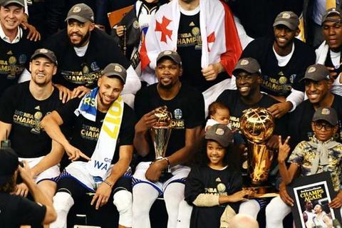 2017NBA巅峰对决：勇士夺冠_杜兰特FMVP与威少三双传奇