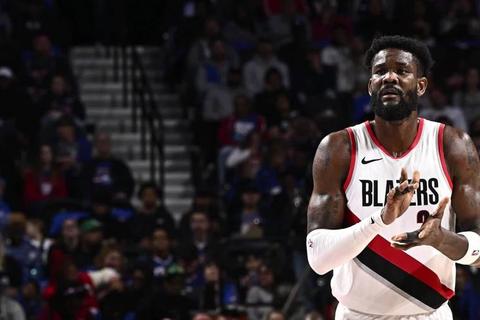 艾顿NBA生涯蜕变之路：太阳队内线支柱的崛起与挑战