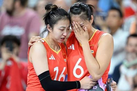 中国女排激战古巴劲旅_巅峰对决续写排坛传奇