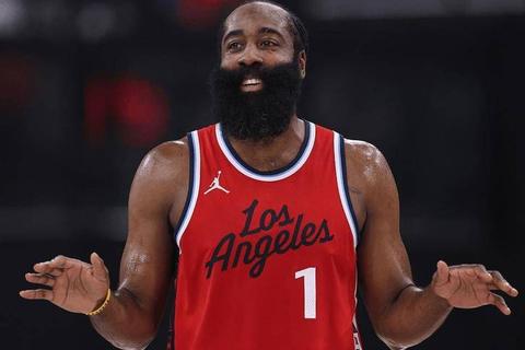 佩顿21助攻比肩哈登-时隔两年半重返NBA创纪录