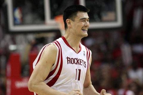 姚明登陆NBA_中国篮球巨星跨洋启程的里程碑时刻