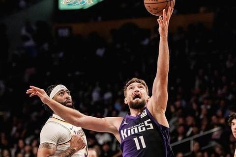 NBA湖人回放_詹姆斯关键三分+戴维斯暴扣精彩瞬间全收录