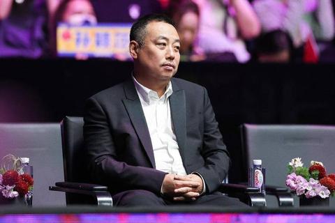 刘国梁冷落许昕真相：团队策略与直板打法的双重困境