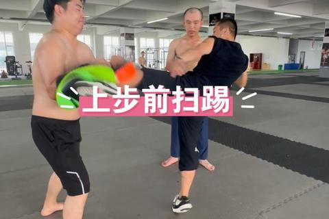 泰拳扫踢核心发力点解析_胫骨与脚背的正确击打技巧及训练要点