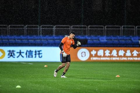 山东鲁能激战江苏舜天_中超焦点对决引爆绿茵争霸战