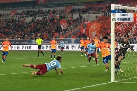 山东鲁能5-1横扫富力：金敬道两传一射_佩莱双响锁定四连胜