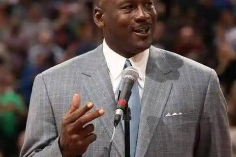伯德vs乔丹：80-90年代NBA巅峰对决_传奇王者之争与时代烙印